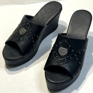 Milwaukee Performance Women Black Leather causal wedge open toe sandals. Size 9.